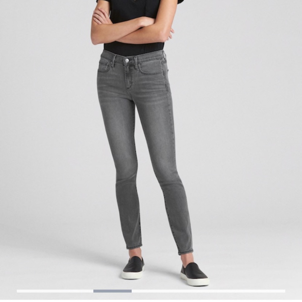 Gap soft wear mid rise true skinny jeans in grey